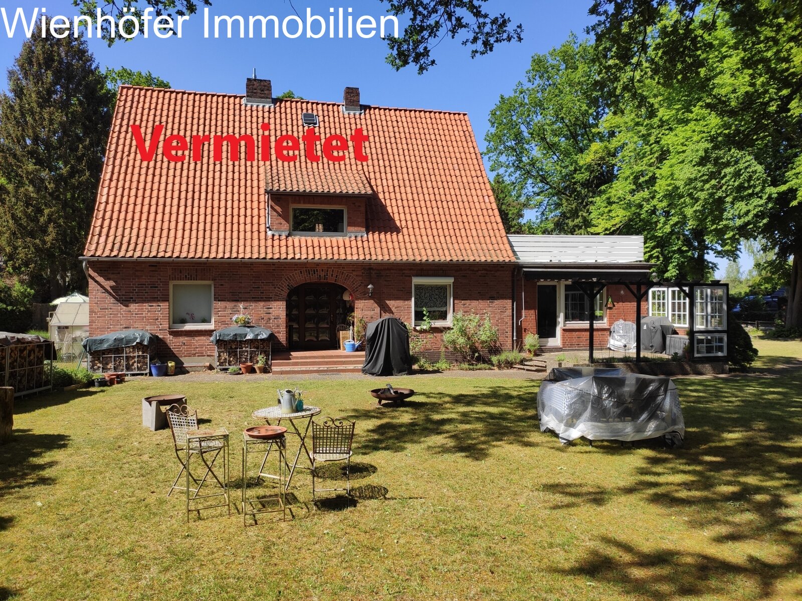 ST. DiONyS: 6 Zimmer Einfamilienhaus auf großem Waldgrundstück