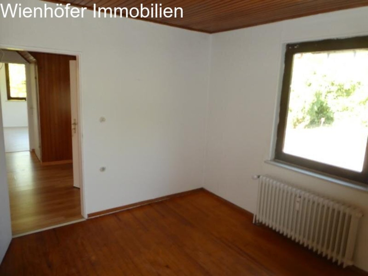 Kind / Büro im EG Kind / Büro im EG